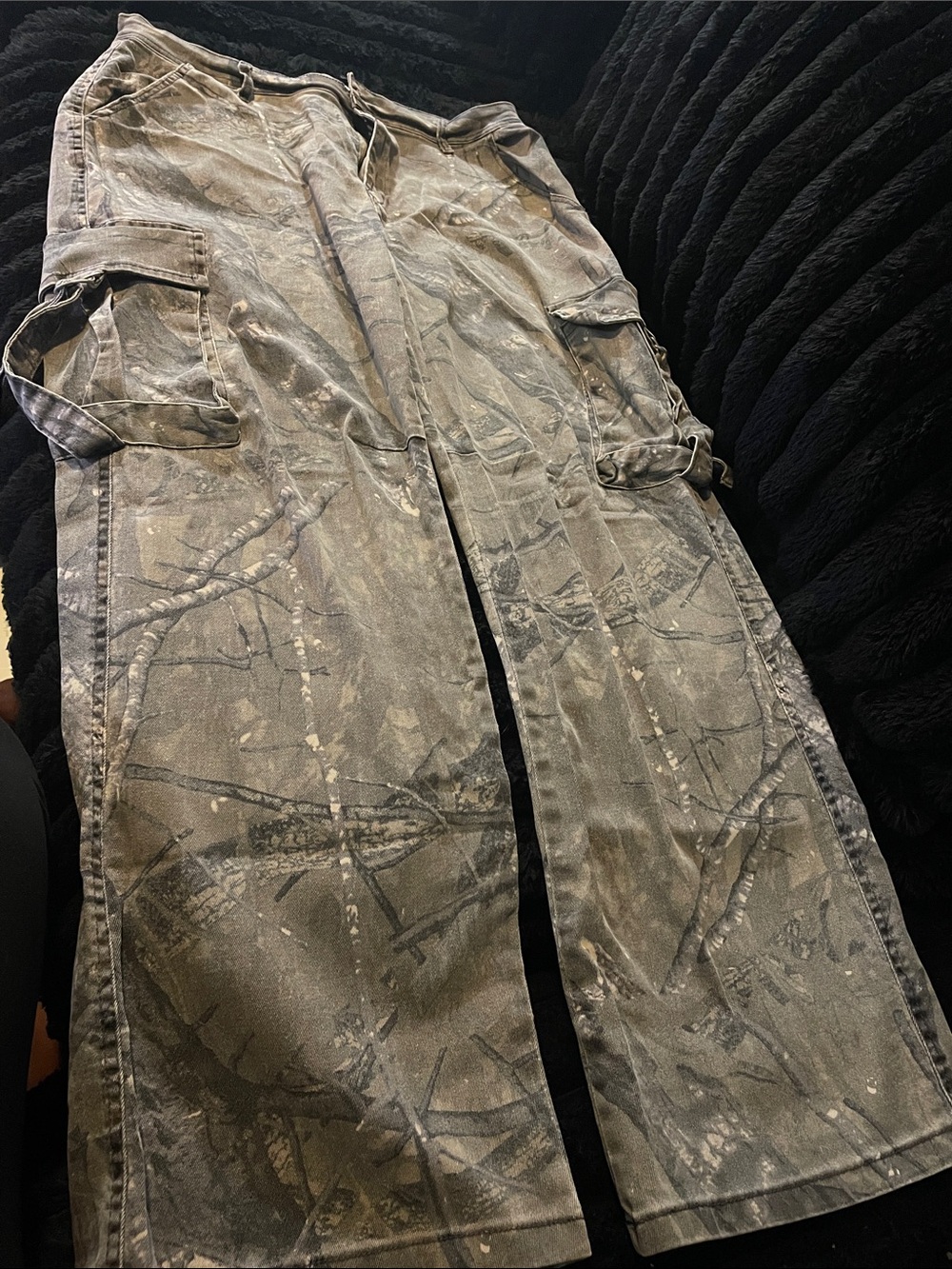 Wide Leg Cargo Pants in Olive Camouflage - Unbranded